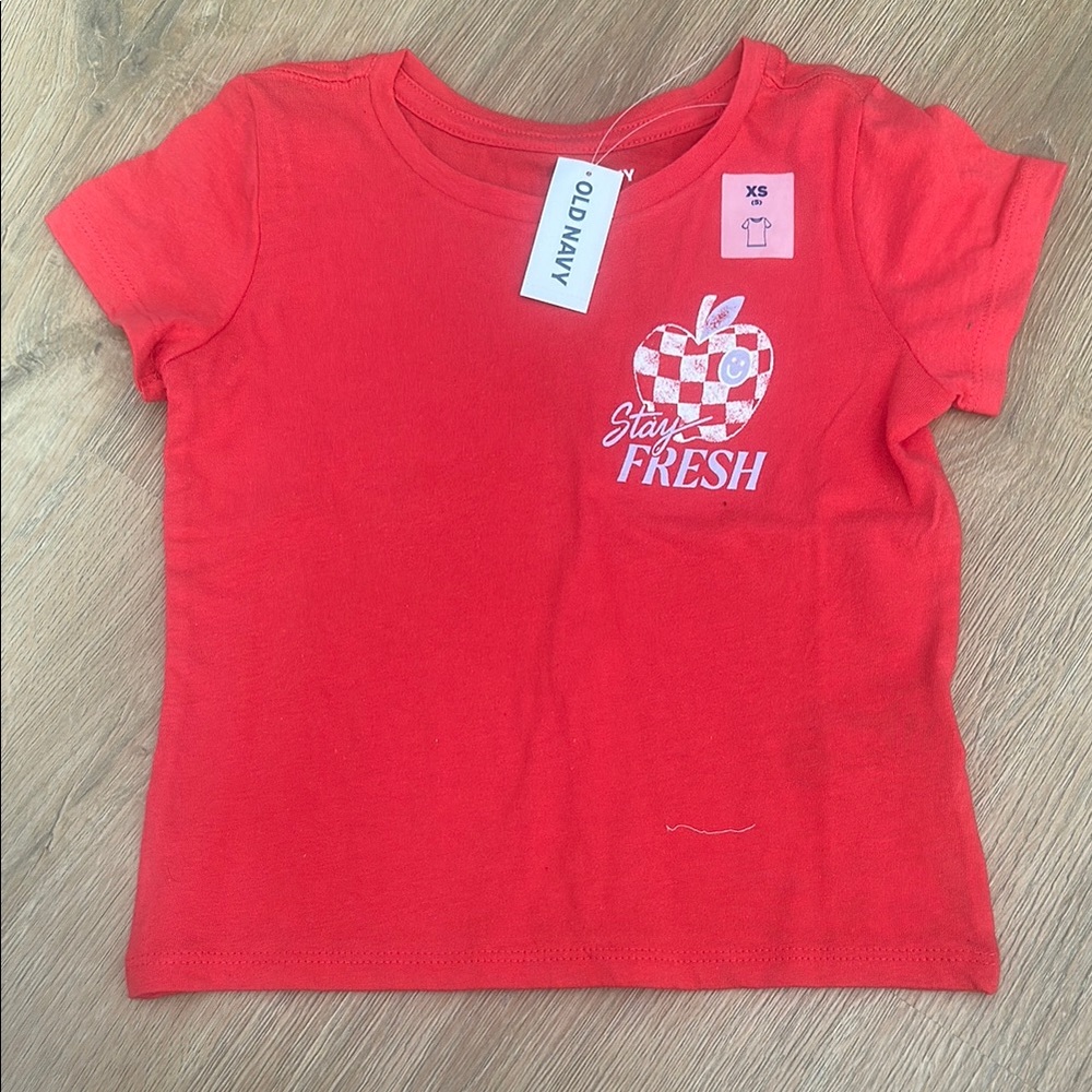Old Navy Red Short Sleeve Tee with Graphic Design